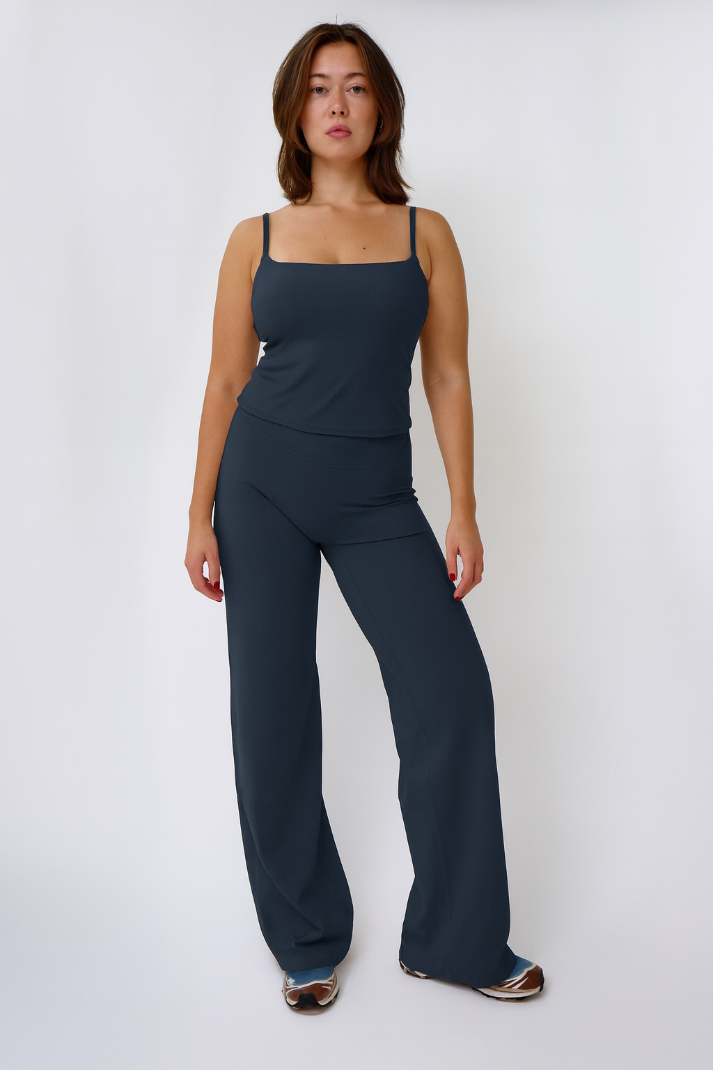 SOFT SCULPTING FLARED PANTS