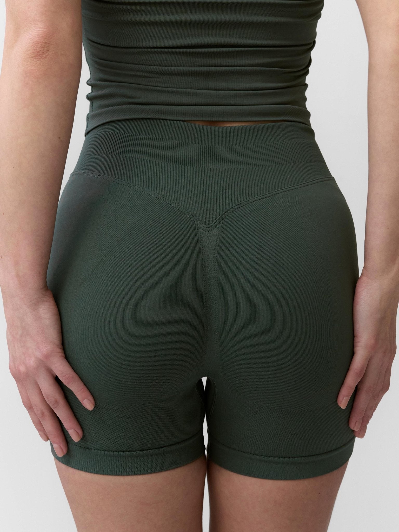 CONTOUR SHORTS