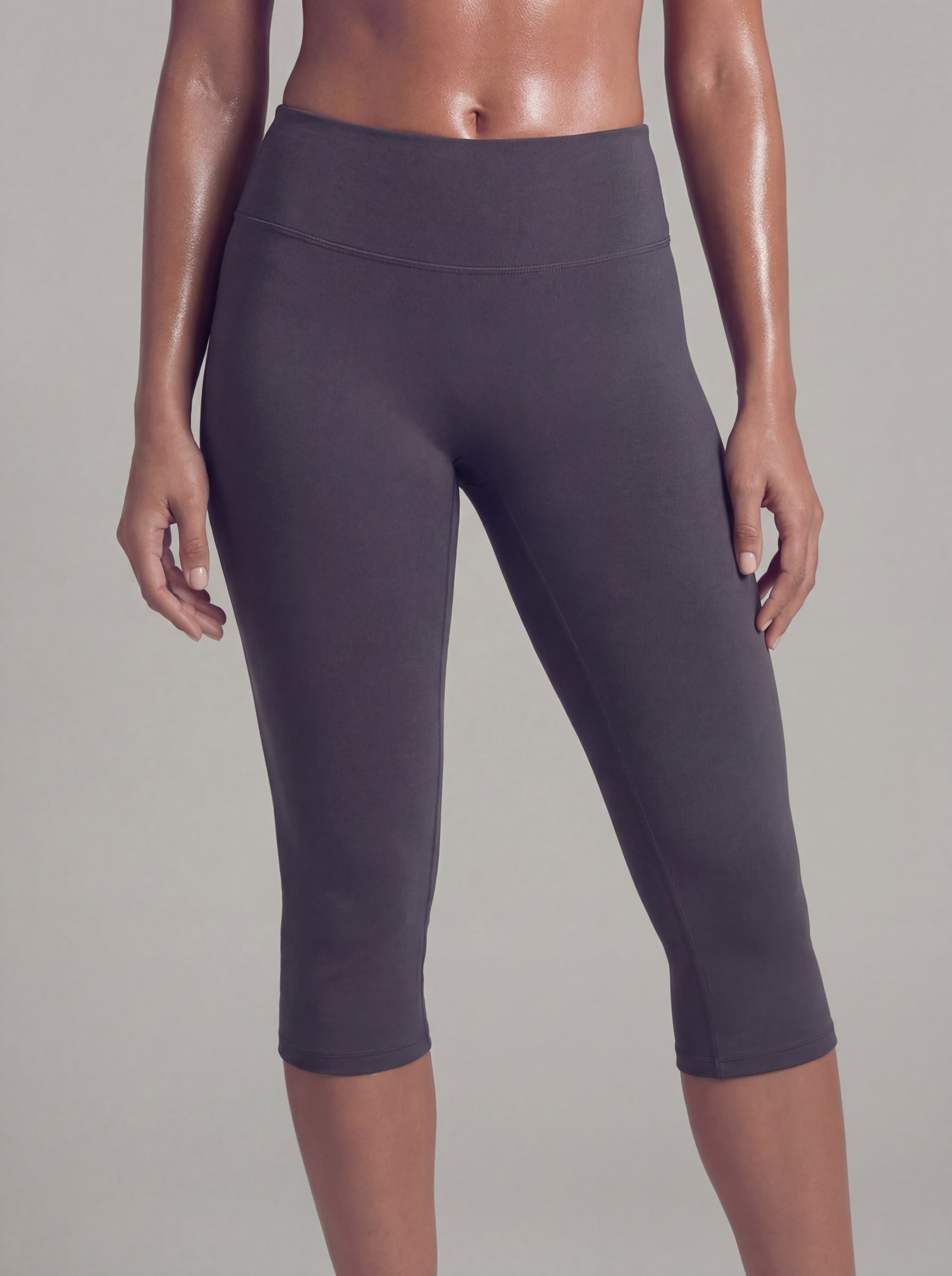 BARE CAPRIS
