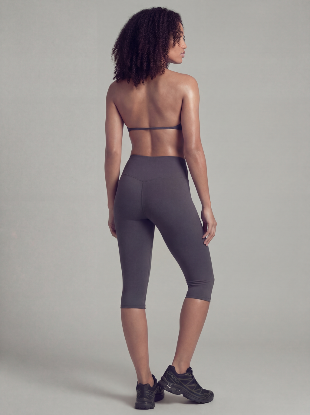 BARE CAPRIS