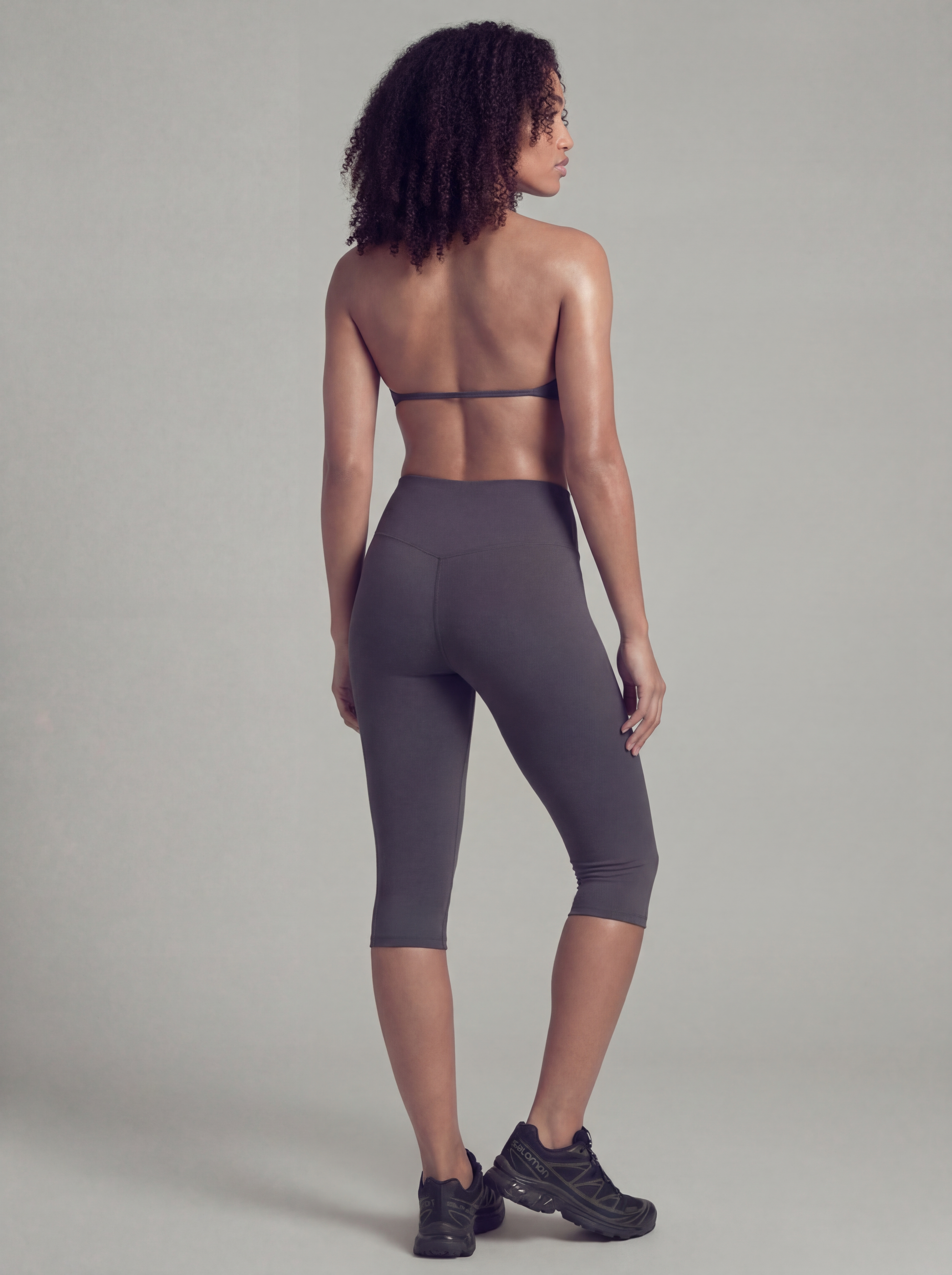 BARE CAPRIS