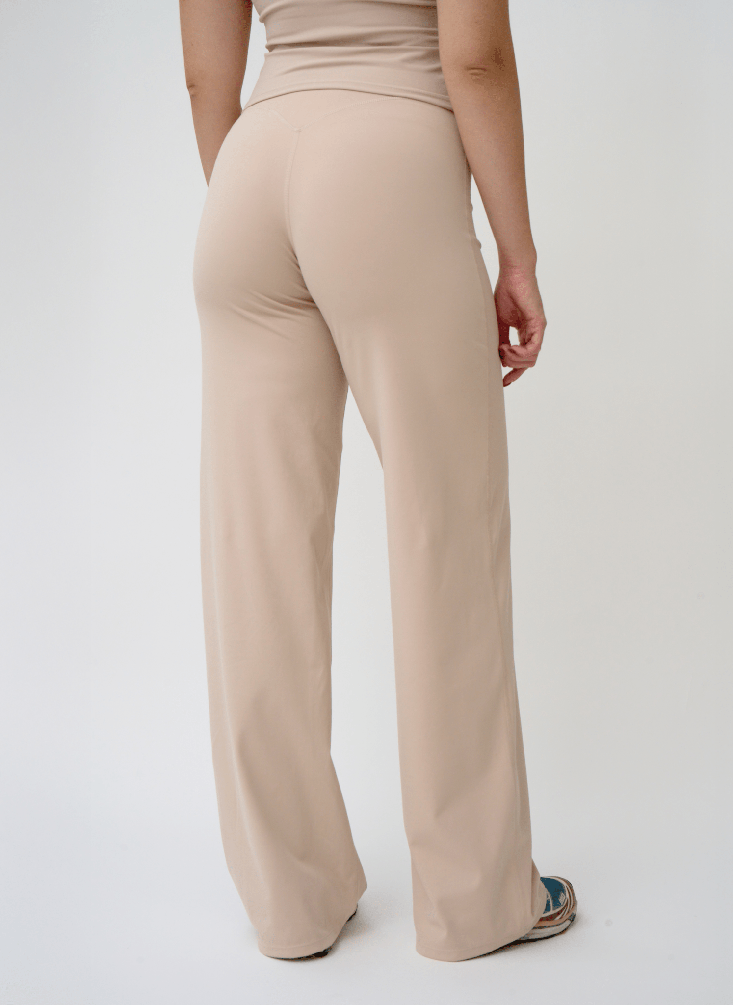 SOFT SCULPT STRAIGHT LEG PANTS
