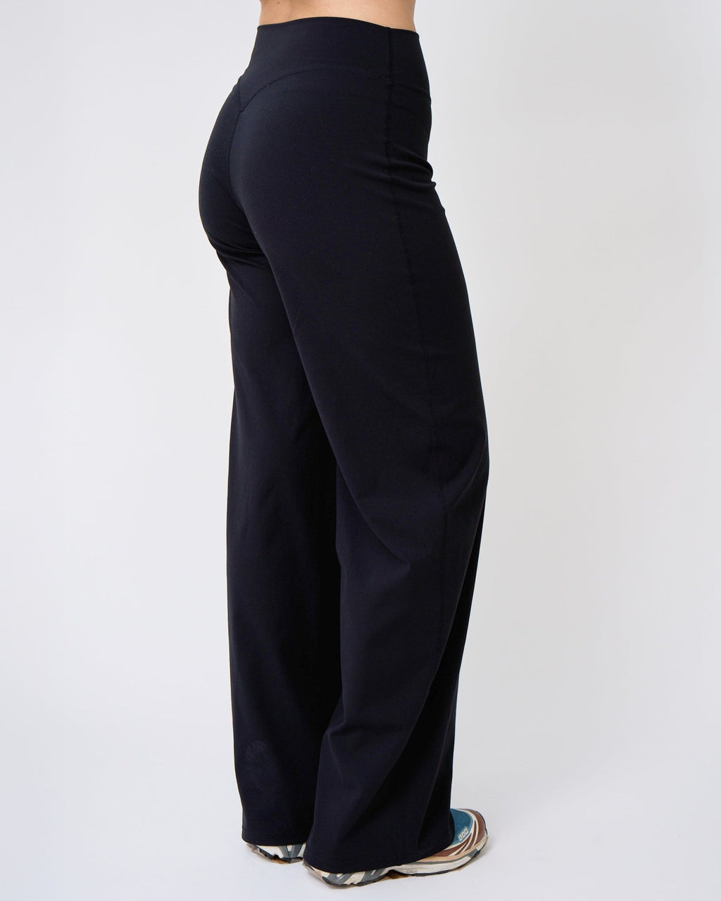 black_pants